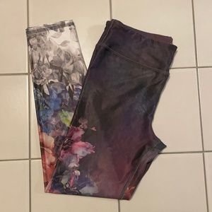 Purple watercolor style flower leggings